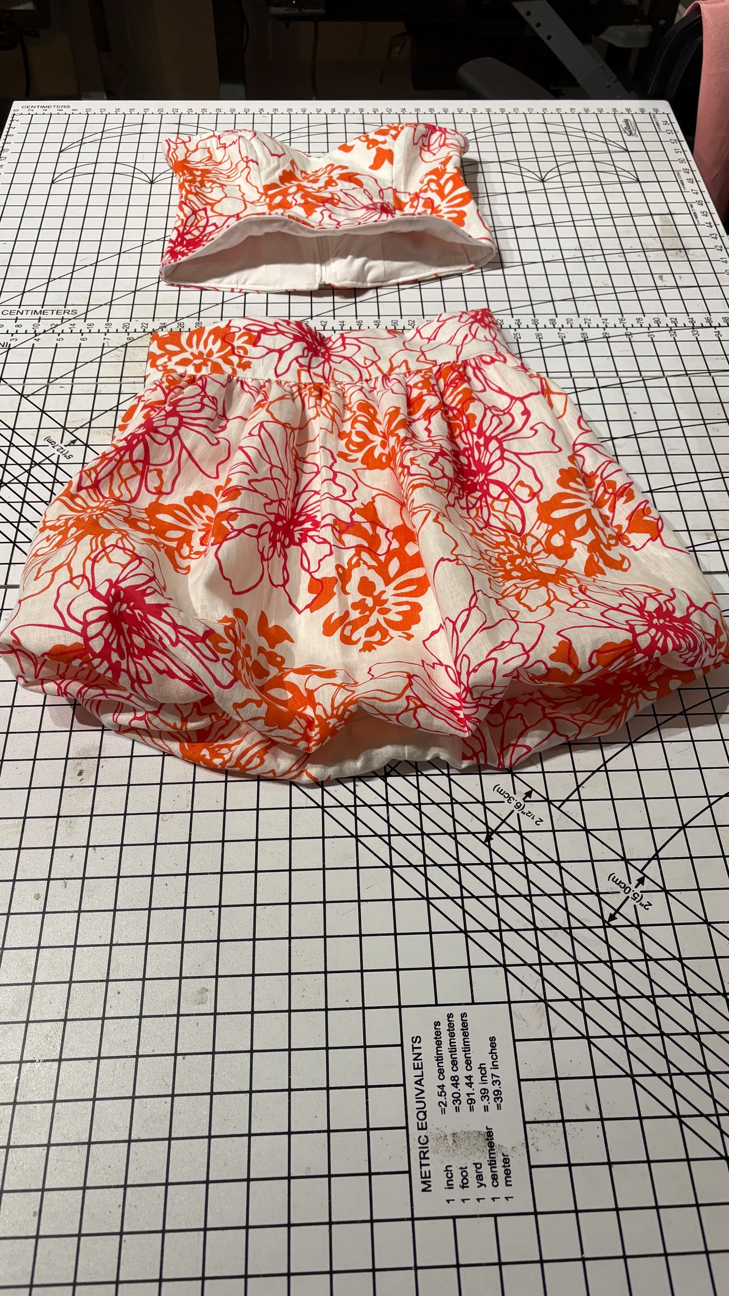 2 piece strapless top & bubble hem skirt