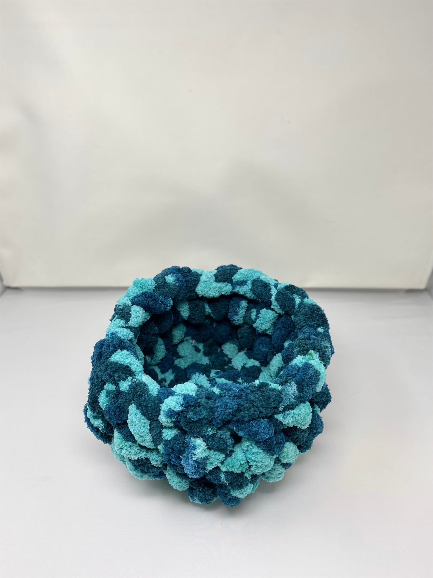 Burly storage basket